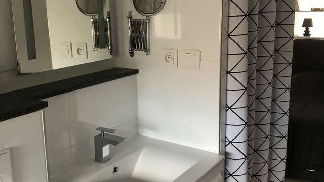 Furnished Paul Albert