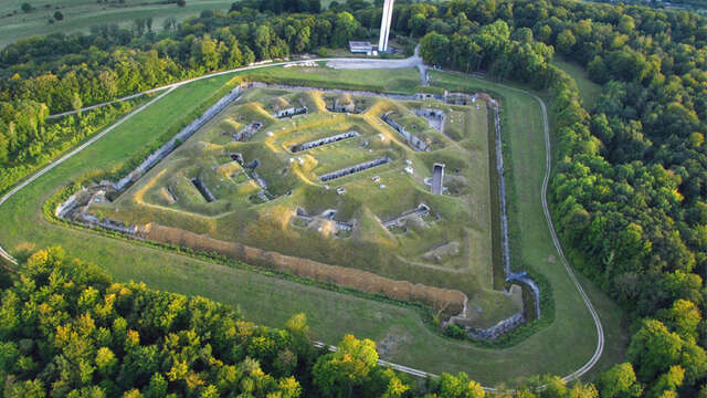 LE FORT AUX ÉNIGMES