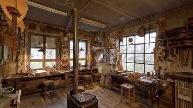 VISITES GUIDÉES  : AUTOUR DE L'ÉTABLI : LA FABRICATION DE LA GUITARE