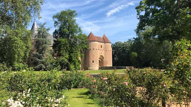 Château et jardins d'Ainay-le-Vieil
