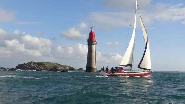 Voile et marche en Côte d'Emeraude