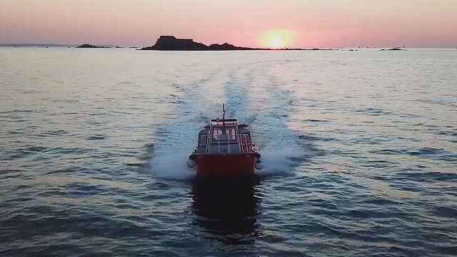 LES BATEAUX ROUGES - Navettes maritimes