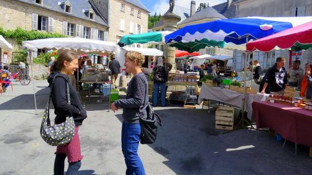 Marché de Faux la Montagne