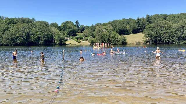 Plage du lac de Ste Hélène, à Bujaleuf