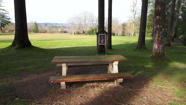 Aire de pique-nique du parc du Boucheron
