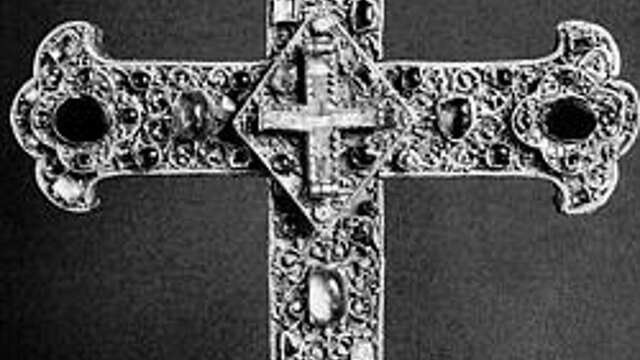Croix reliquaire Eglise de Gorre