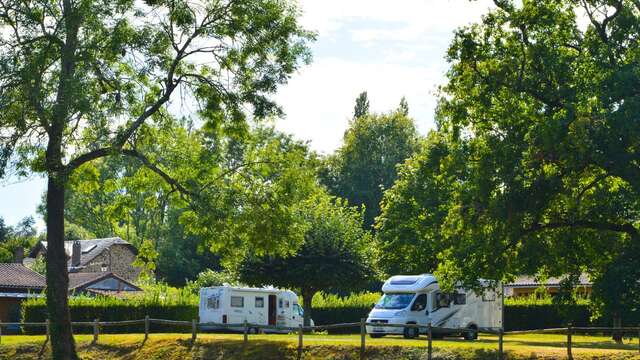 Aire d'accueil de camping-cars