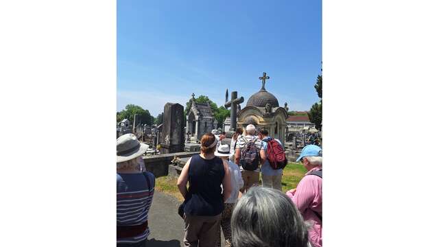 Mémoire de pierres : entretenir et restaurer le cimetière urbain