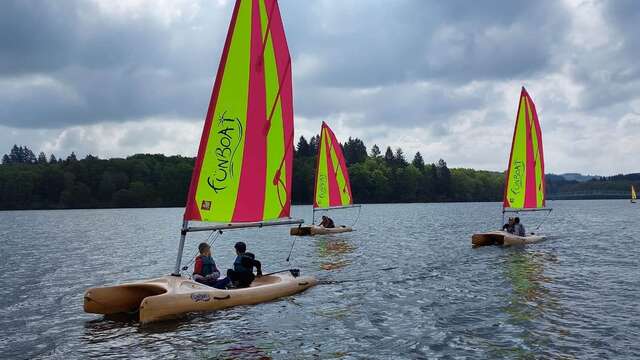 Location Fun Boat - Base Nautique et de Plein air, Lac de Saint-Pardoux