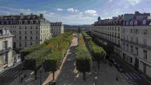 Les incontournables de Pau : La Place Royale au temps des grands hôtels