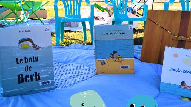 Lecture d'albums en bord de courant - Médiathèque "à la plage"