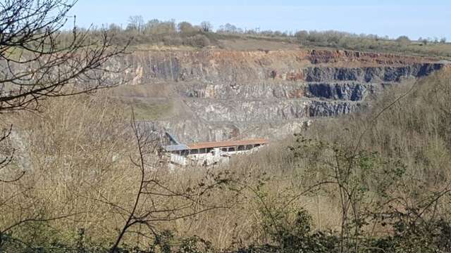 Randonnée : Boucle de la vallée du Chambon et de la carrière de Donia.