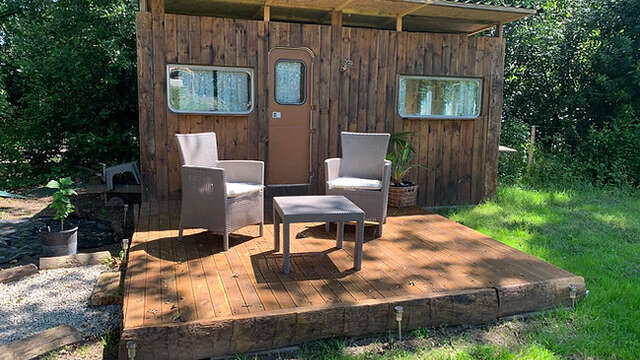 SOUS LES GRANDS CHÊNES