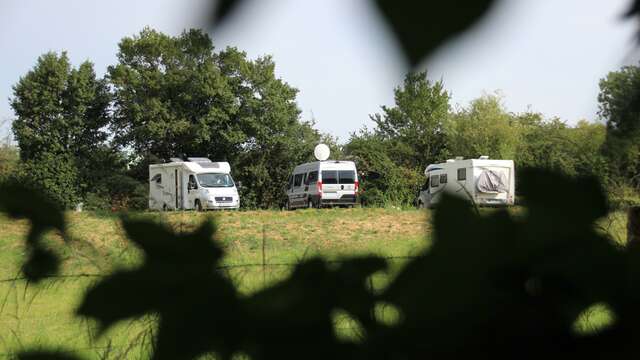 Aire de stationnement à Solesmes