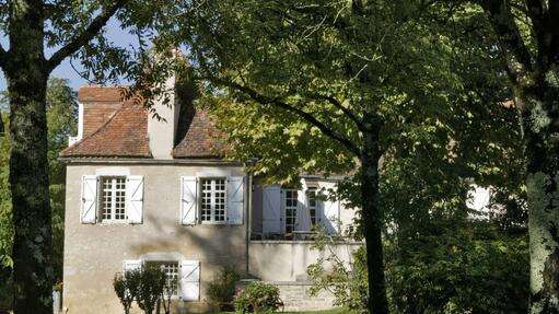 Maison 14 p. avec piscine chauffée au centre de Martel