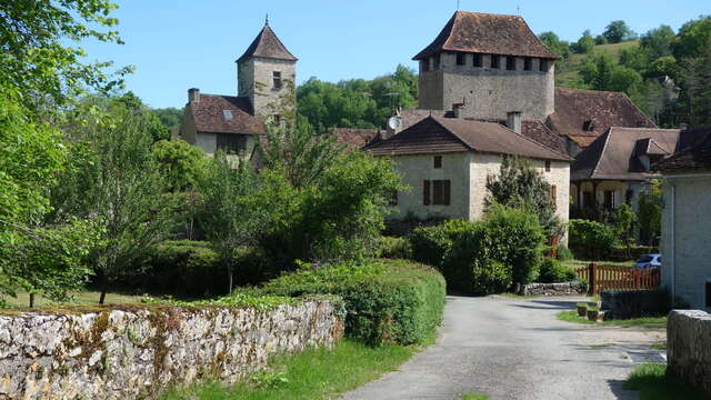 Repas et feu d'artifice à Saint-Martin de Vers