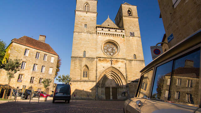 Église St Pierre à Gourdon