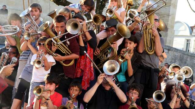 Festiv'Arts - la fanfare de la touffe