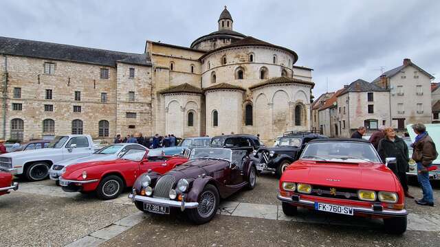 Rassemblent de voitures anciennes