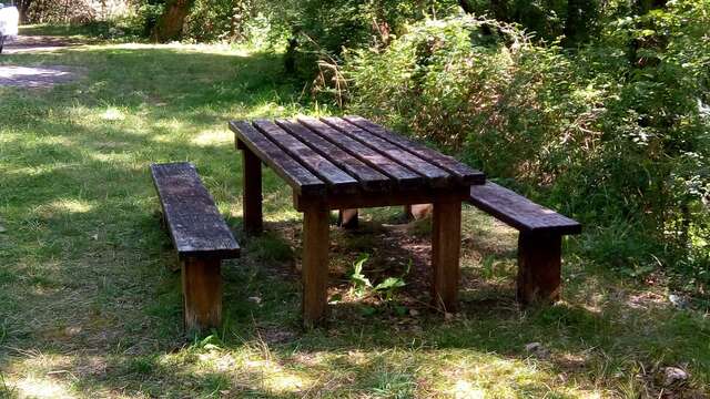 Aire de pique-nique du bord du Célé à St Sulpice