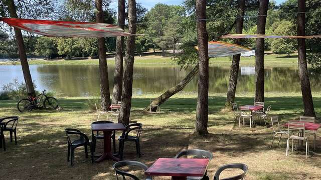 La guinguette du lac de Feyt