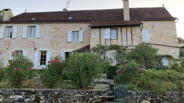 L'Hirondelle du bourg