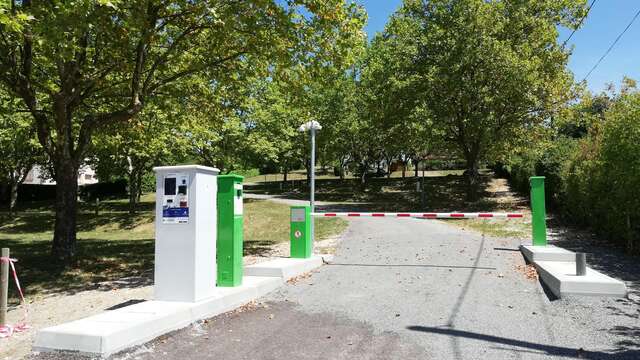 Aire Camping Car Park de Castelnau-Montratier