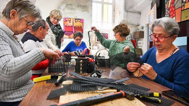 Les ateliers de Noël de La Galerie des Sept « Tatouage sur vaisselle »