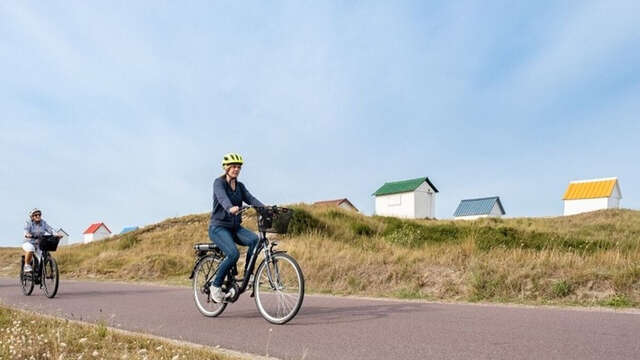 Circuit accompagné en vélo électrique : découverte du patrimoine et dégustation de produits locaux