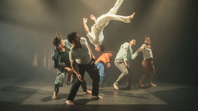 Ka-In - Groupe acrobatique de Tanger / Le Théâtre