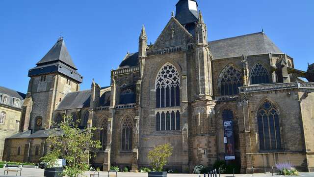 BASILIQUE NOTRE-DAME DE L'ÉPINE
