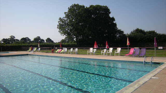 PISCINE DE SAINT CHARLES LA FORET