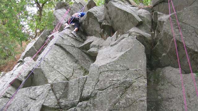 Rock climbing with Préférence Plein Air