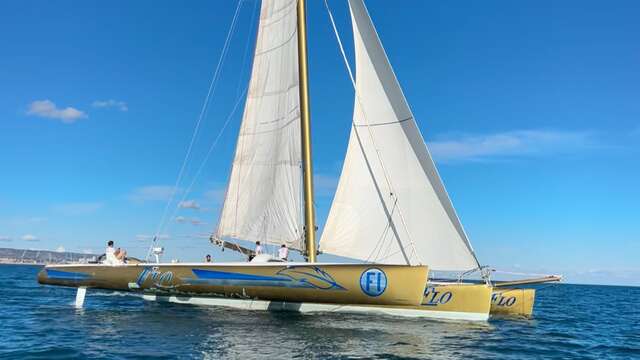 Embarquez pour une aventure unique à bord du Trimaran Flo ! Avec Nautic Sport