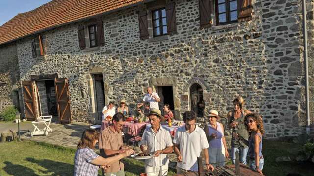 GÎTE DE GRANDE CAPACITÉ AVEC PISCINE