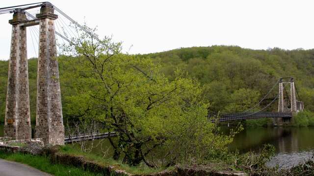 Méandre de la Tardes et pont supendu