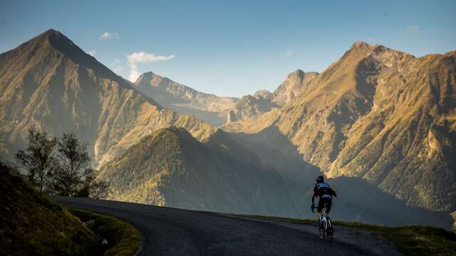 LE COL D'AZET - VERSANT SAINT-LARY