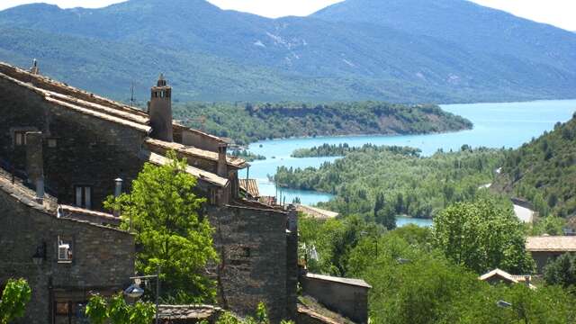 AINSA ET LE LAC DE MEDIANO