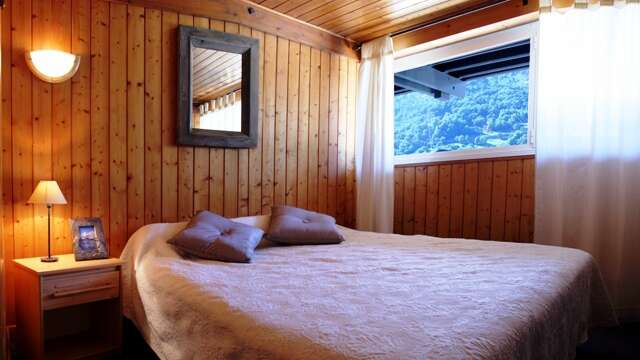 APPARTEMENT DANS CHALET LES ISARDS