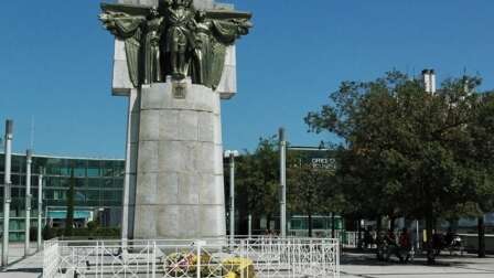 MONUMENT AUX MORTS