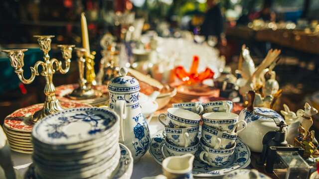 BROCANTE - GROUPEMENT DES ANTIQUAIRES