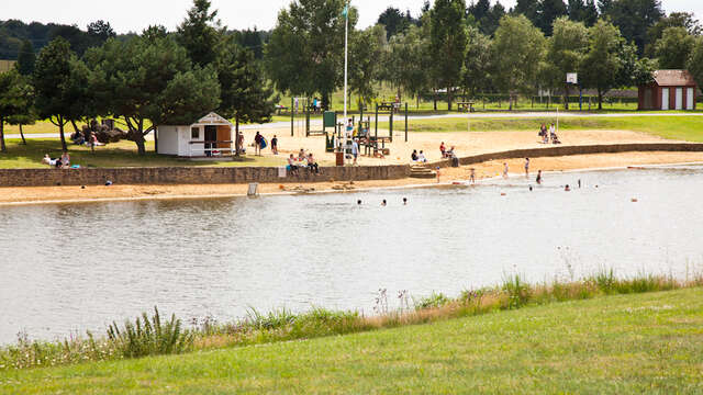 JE FAIS DU PEDALO OU DU CANOE EN FAMILLE