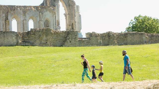 DIMANCHE EN FAMILLE À L'ABBAYE DE MAILLEZAIS