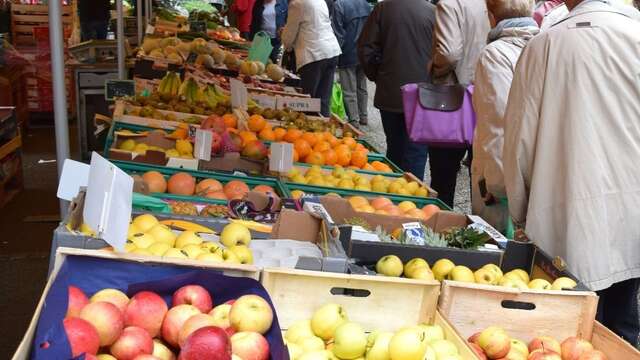 MARCHÉ D'AZÉ