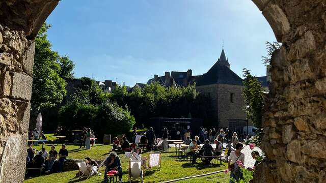Guinguette À La Bonheur