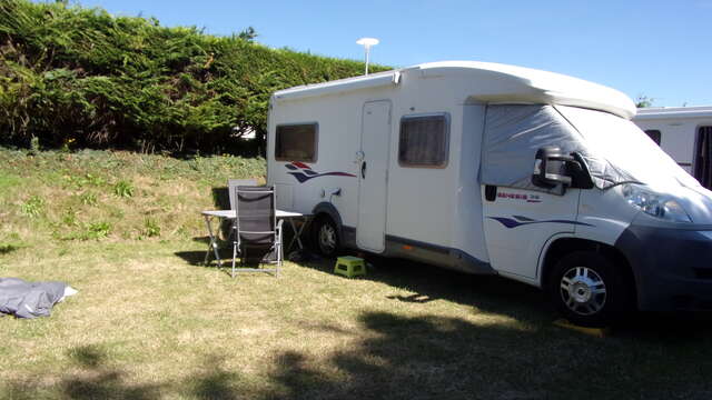 Aire de stationnement et de service du Camping Les Pommiers