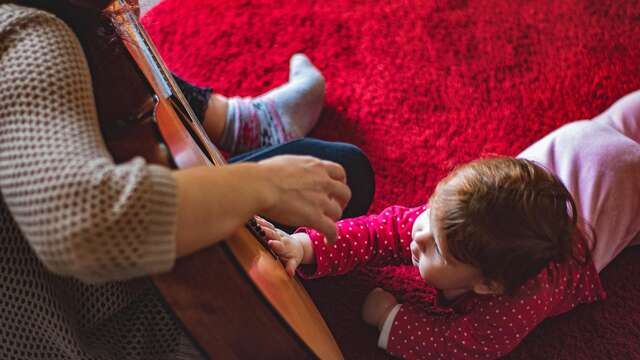 À petits pas : éveil musical