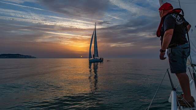 Sortie coucher de soleil en voilier