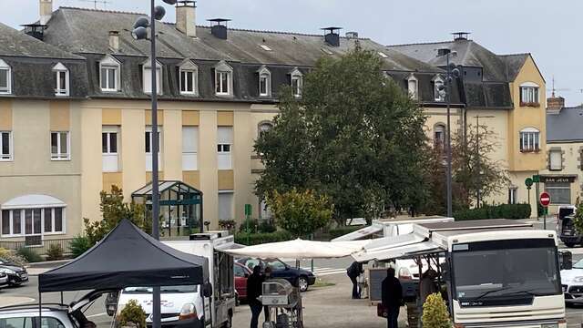 MARCHÉ DE JAVRON-LES-CHAPELLES