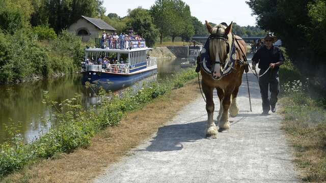 Bateau-promenade l'Hirondelle